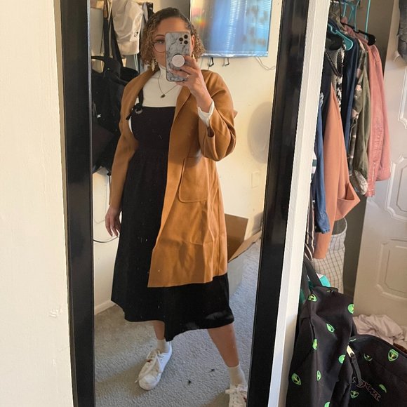 Meet your Posher, Monique - Picture 3 of 4